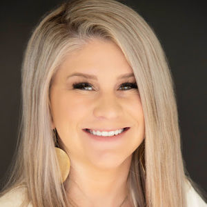 Meet your Posher, Whitney